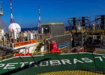 Brasil bate pela 1ª vez marca de 5 milhões de barris de petróleo e gás