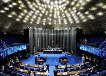 HELDER LIDERA PARA O SENADO. CELSO E EDER MAURO DISPUTAM ACIRRADAMENTE A SEGUNDA VAGA