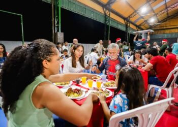 Vila Bom Jesus é a primeira localidade canaense a receber Ceia de Natal 2025