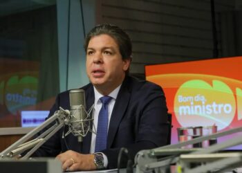 “100% das escolas públicas estarão conectadas até final de 2026”, afirma Frederico Siqueira