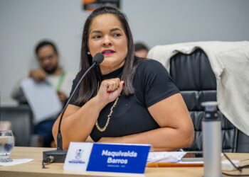 Maquivalda Barros cobra informações sobre sinalização viária de Parauapebas