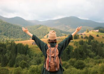 Antes de embarcar: confira os cuidados essenciais para evitar imprevistos de saúde nas férias