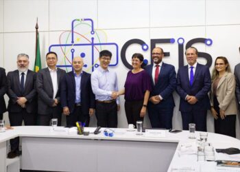 Brasil e China debatem oportunidades para fortalecer produção de medicamentos e vacinas