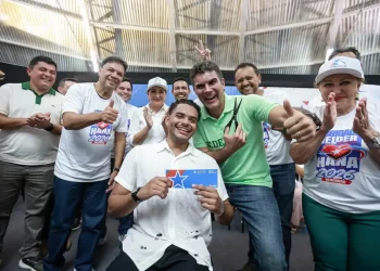 Governo do Estado entrega benefício do programa “Bora Estudar” em Redenção