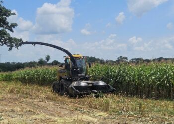 Para alavancar a produção: Prefeitura de Canaã investe em máquinas agrícolas para produtores rurais