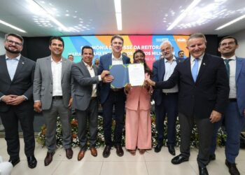 Ministério da Educação empossa reitora da Universidade Federal do Tocantins