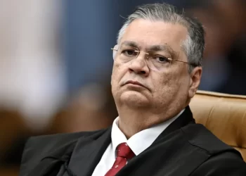 Penduricalhos: Gilmar fala em balbúrdia; Dino critica ganhos fora do teto