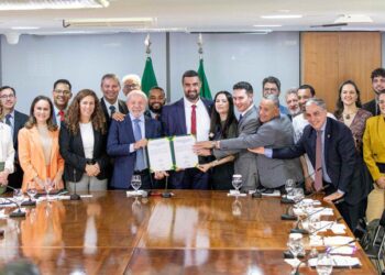 Lula dá início à regularização fundiária para famílias de Teresópolis (RJ)