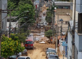 Aprovados mais R$ 2 milhões para municípios atingidos pelas chuvas em MG. Já são R$ 5,4 milhões para o estado