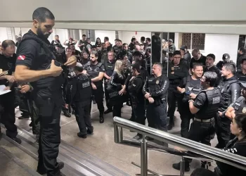 Operação ‘Coalizão pela Paz’ cumpre 104 mandados judiciais contra integrantes de organização criminosa