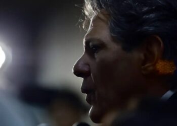 Brasil é grande e autônomo suficiente para se preparar, diz Haddad sobre conflito no Irã