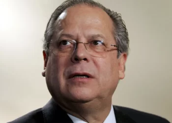 Dirceu ataca Flávio, rejeita ‘Lulinha paz e amor’ e reúne políticos do Centrão em aniversário