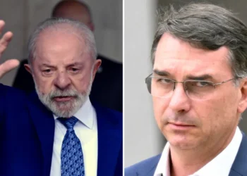 Lula cobra em reunião pressa para reagir a Flávio Bolsonaro