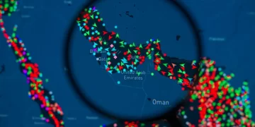 Países recusam ajuda a Trump no estreito de Hormuz; Irã ataca oleoduto