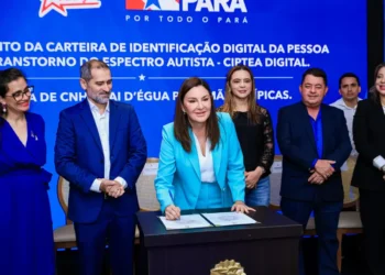 Governadora do Pará lança carteira de identificação digital para pessoas com autismo