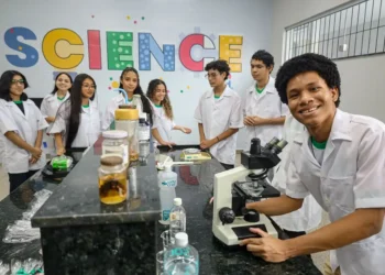 Dia Mundial da Educação: Pará celebra avanços e R$ 1,2 bi investidos em 325 obras na rede pública