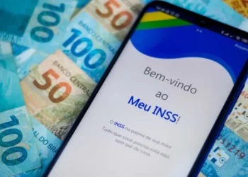 INSS aumenta teto e muda valores pagos a milhões de brasileiros
