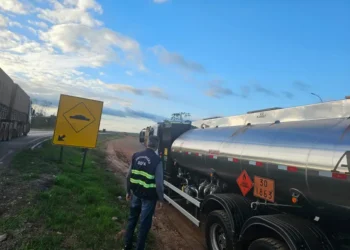 Sefa apreende 27 toneladas de tungstênio e 15 mil litros de querosene de aviação