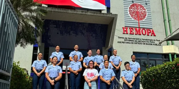 Mulheres militares da Aeronáutica participam de campanha de doação no Hemopa