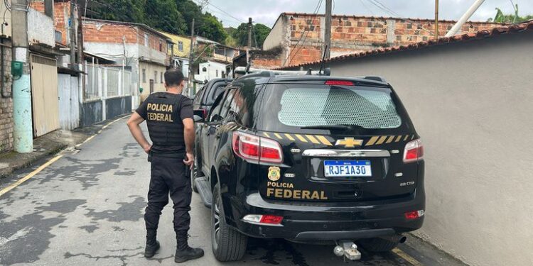 Polícia Federal investiga crimes de tráfico de pessoas e de trabalho análogo à escravidão