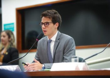Fazenda destaca impacto fiscal da pejotização em audiência na Câmara