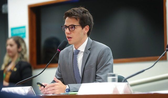 Fazenda destaca impacto fiscal da pejotização em audiência na Câmara