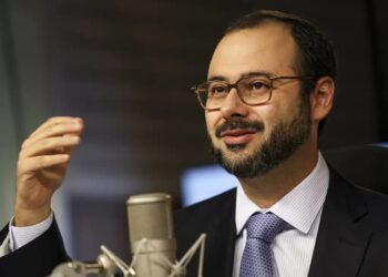 Economia brasileira está preparada para o fim da escala 6×1, afirma ministro