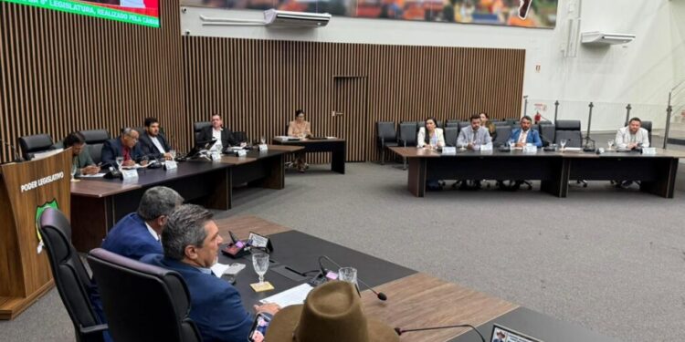 Em Sessão Extraordinária Câmara aprova projetos de convênios intermunicipais e crédito adicional