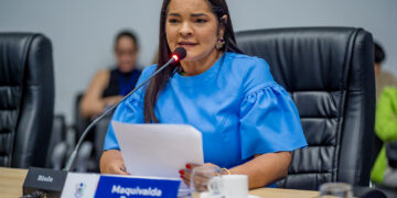 Vereadores derrubam veto do Executivo a projeto que prevê instalação obrigatória de câmeras em elevadores para coibir violência contra a mulher