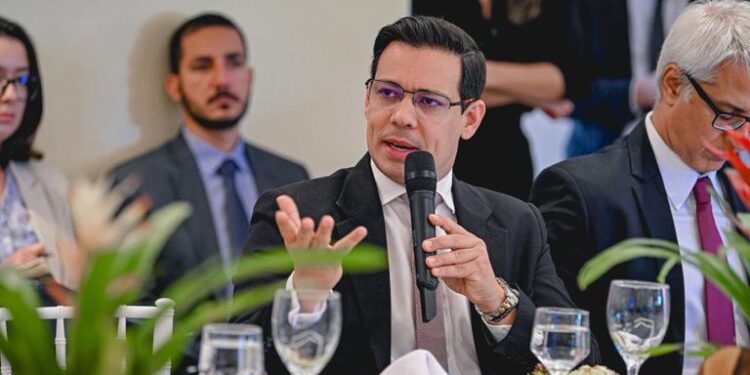 “Brasil tem o potencial de se tornar um hub mundial de data centers”, avalia secretário do MCom