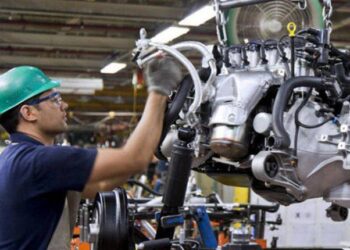 Rendimento médio cresce 5,4% em 2025 e percentual de pessoas inseridas é o maior da série