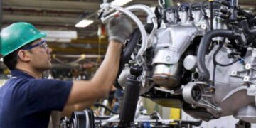 Rendimento médio cresce 5,4% em 2025 e percentual de pessoas inseridas é o maior da série