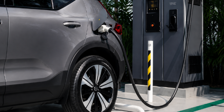 Inmetro estuda novas regras para baterias e recarga de veículos elétricos no País