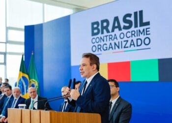 Nova lei prevê presídio federal de segurança máxima para quem matar agente público