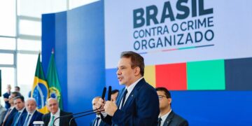 Nova lei prevê presídio federal de segurança máxima para quem matar agente público