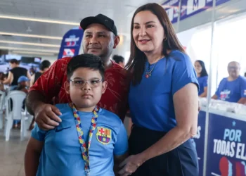 Programa “Por Todas Elas” entrega mais de 800 óculos a famílias atípicas em Belém 