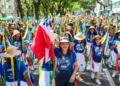 Junto aos brincantes na avenida Presidente Vargas, a governadora Hana Ghassan ressaltou a importância do Arraial do Pavulagem para a salvaguarda da cultura do Pará
Foto: Marco Santos / Ag. Pará