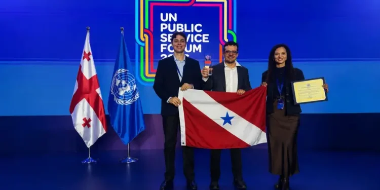 Semas recebe prêmio de melhor política pública inclusiva da ONU em Tbilisi, na Geórgia