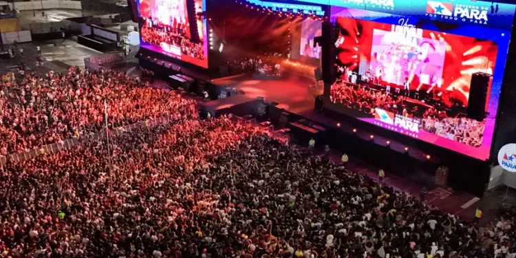 ’Vem Louvar Pará’ reúne 80 mil na primeira noite de shows em Belém