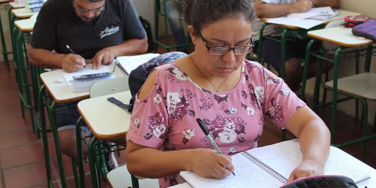 Brasil registra a menor taxa de analfabetismo desde 2016