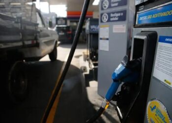 Petrobras reduz preço do diesel a partir desta segunda (1º)