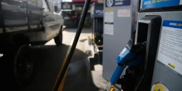 Petrobras reduz preço do diesel a partir desta segunda (1º)