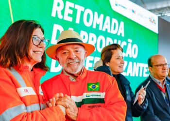 Após reiniciar fábrica, Lula destaca que produção de fertilizantes é fator de soberania