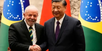 China defende soberania brasileira e propõe ampliar cooperação