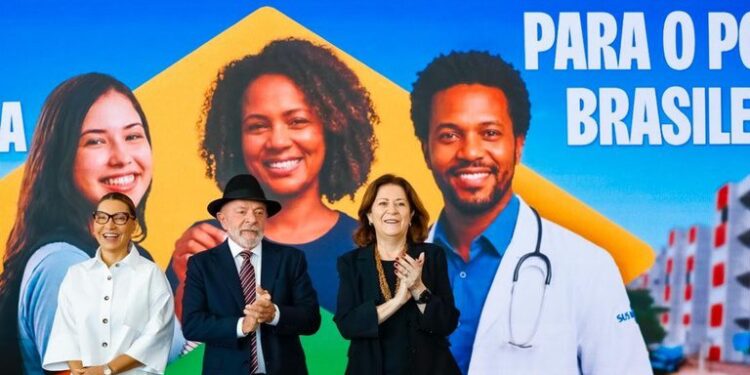 Lula inaugura novos campi de institutos federais e diz que não há limite para investir em educação