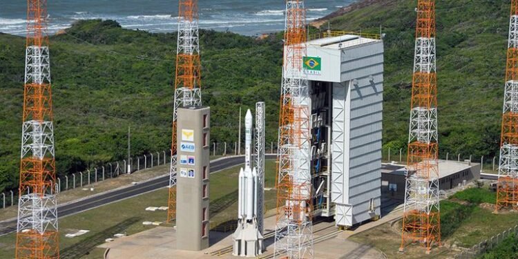 Curso de tecnologias espaciais tem inscrições abertas para estudantes e graduados