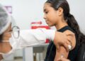 Jovens de 15 a 19 anos podem se vacinar contra o HPV até dezembro